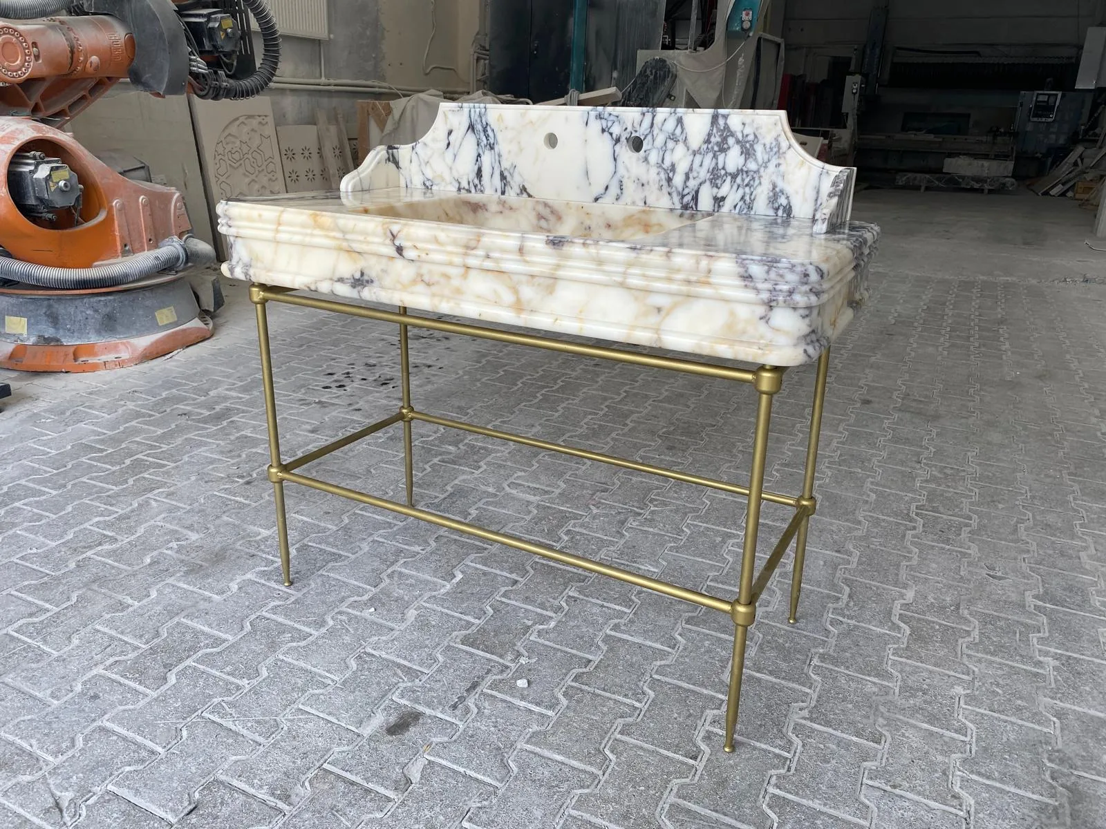 Calacatta Viola Gold Mermer Entegre Lavabo ve Tezgâh – 48"