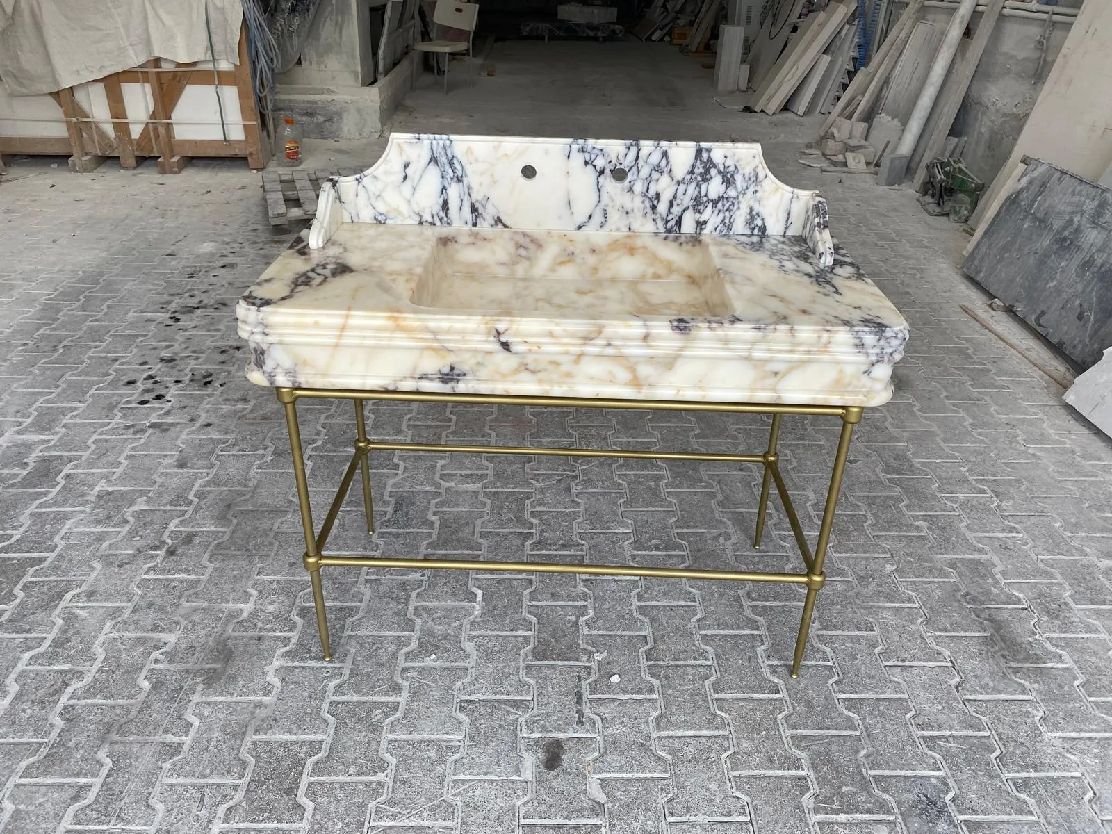 Calacatta Viola Gold Mermer Entegre Lavabo ve Tezgâh – 48"