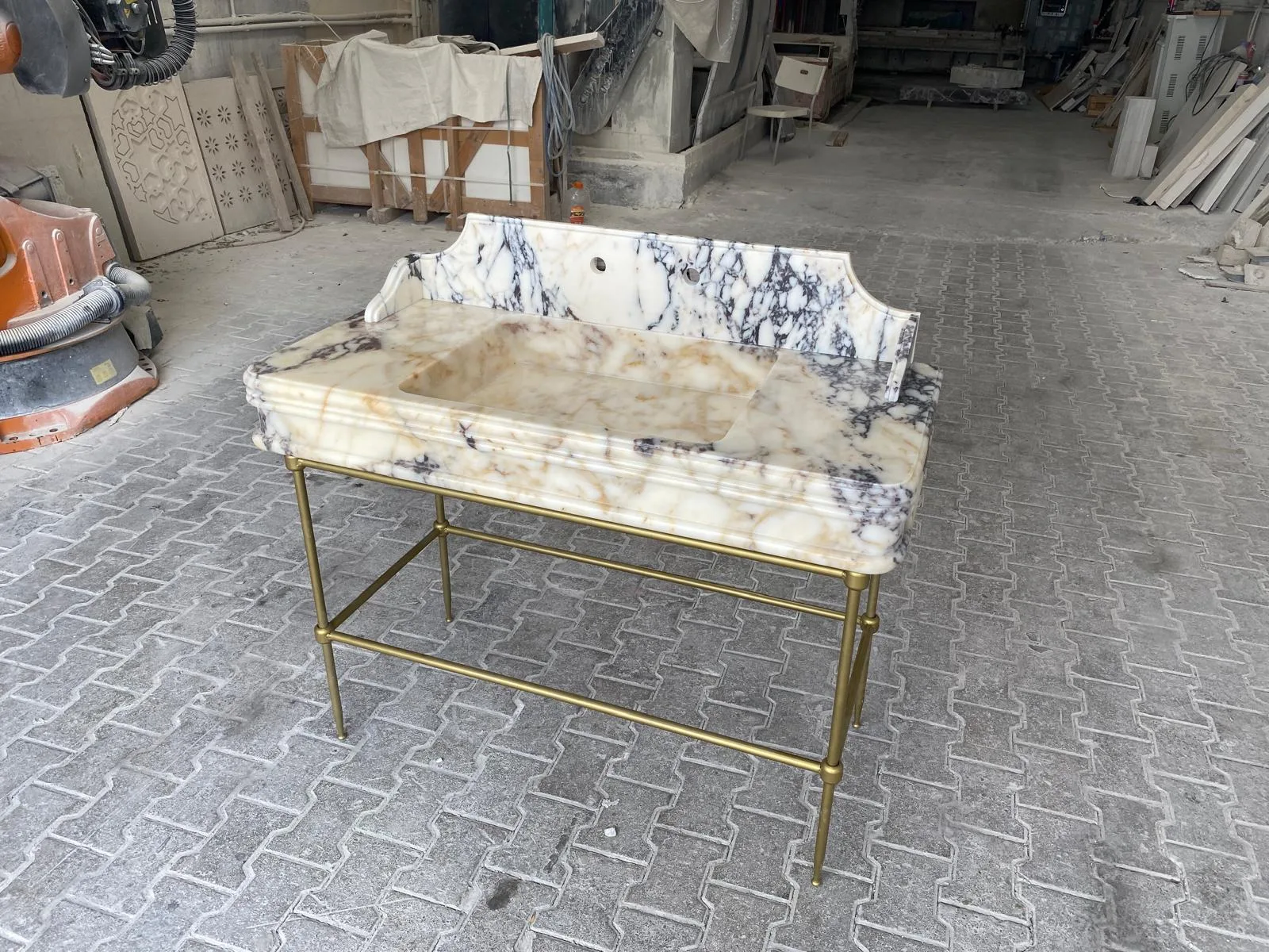 Calacatta Viola Gold Mermer Entegre Lavabo ve Tezgâh – 48"