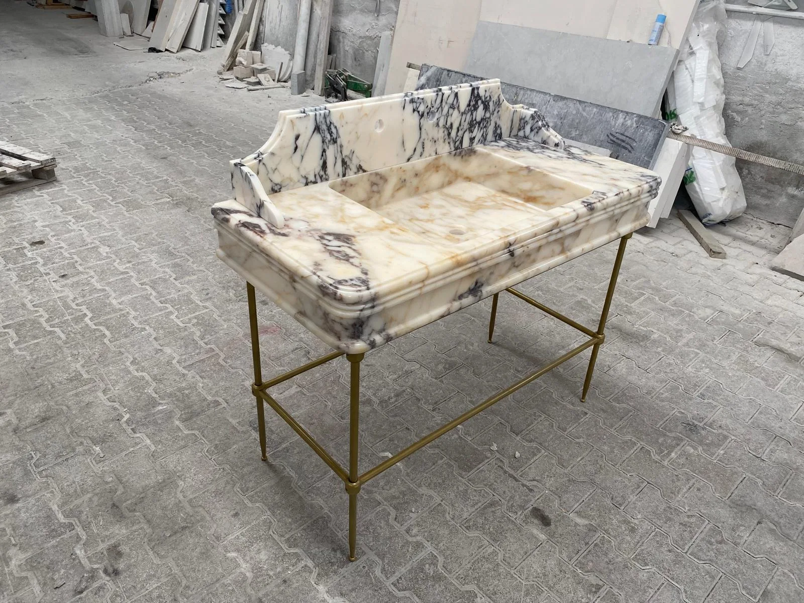 Calacatta Viola Gold Mermer Entegre Lavabo ve Tezgâh – 48"